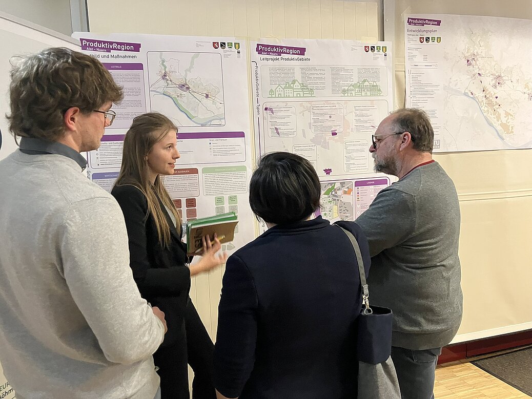 Diskussion und Rückmeldung aus der Region für die TU-Studierenden